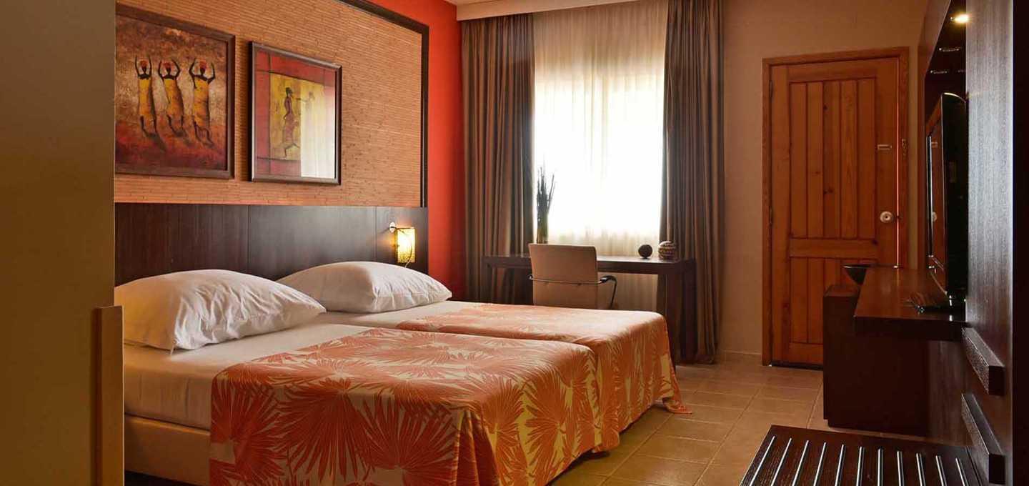 פראייה Pestana Tropico Ocean & City Hotel מראה חיצוני תמונה