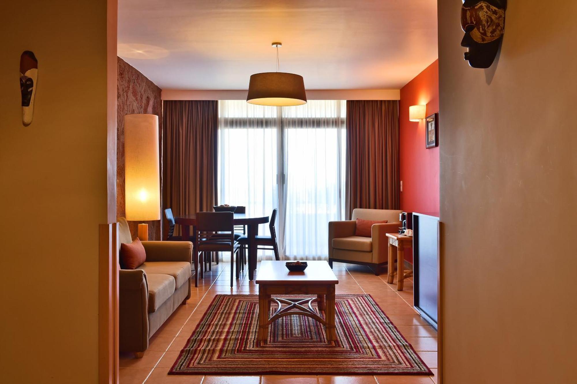 פראייה Pestana Tropico Ocean & City Hotel מראה חיצוני תמונה